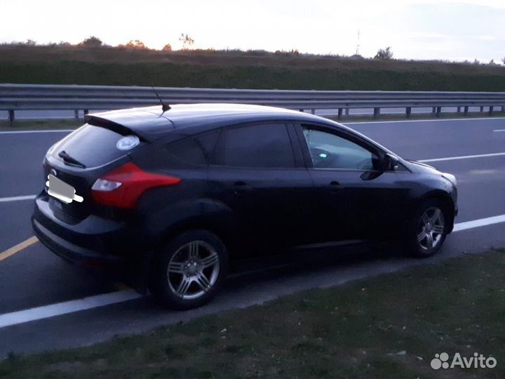 Ford Focus 1.6 МТ, 2013, битый, 480 000 км