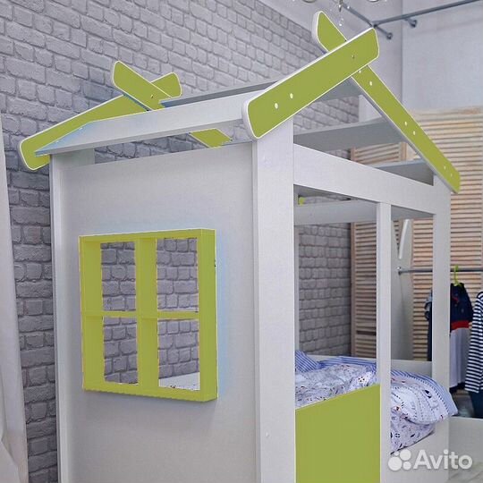 Детская кровать с крышей