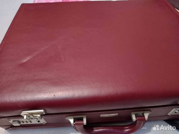 Набор столовых приборов на 12 персон