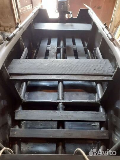 Лодка с мотором