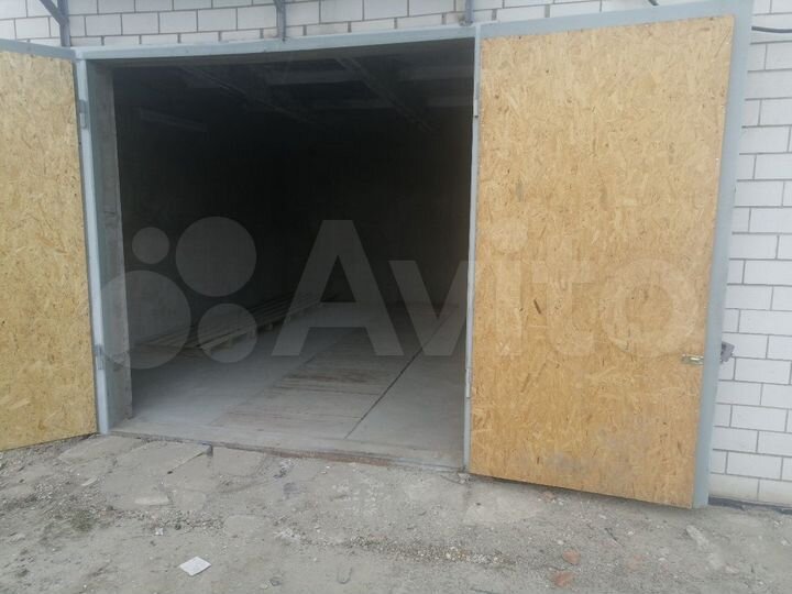 Гараж, > 30 м²