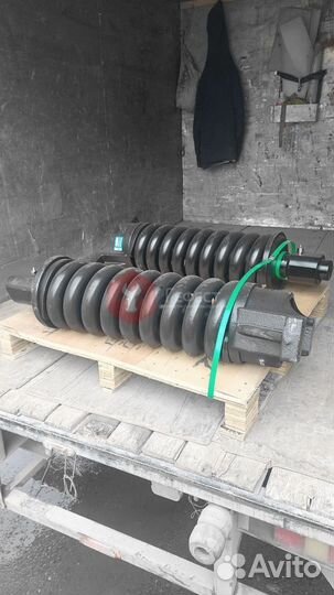 Натяжитель гусеницы Komatsu PC290LC-10