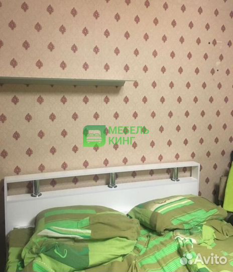 Кровать двуспальная с ящиками и матрасом