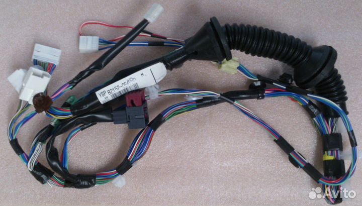 Проводка двери 8215205480 Toyota Avensis II 03-08