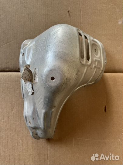 Кожух коллектора Toyota Noah R60 1716728021