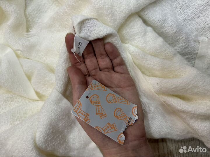 Шарф новый kari белый