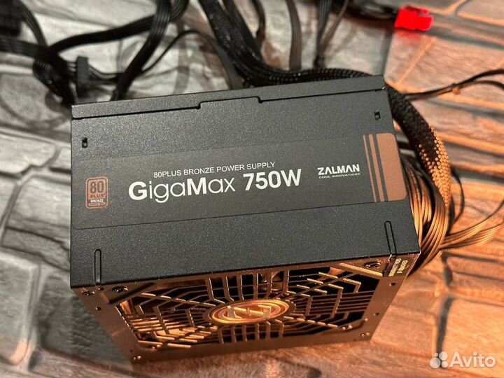 Блок питания zalman GigaMax 750W (ZM750-gvii)