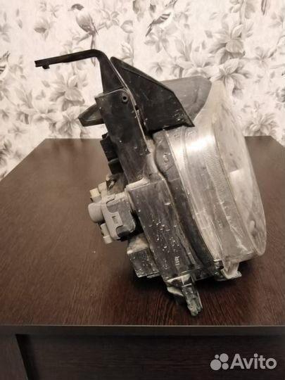 Фара Nissan Cube '02-'05 правая ксенон серая