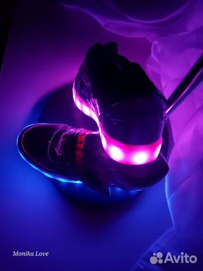 Кроссовки женские 36 размер новые