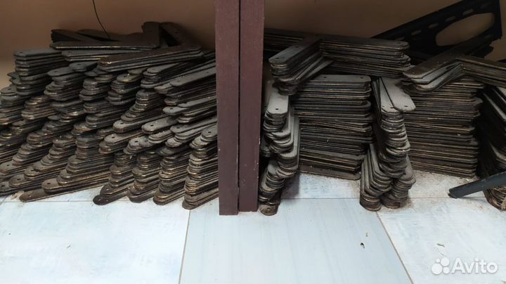 Уголок - накладка на двери и ворота- комплект 4 шт