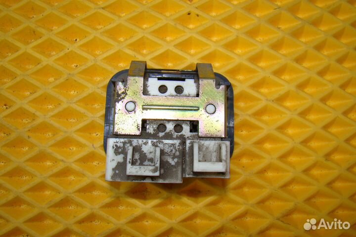 Кнопка стеклоподъёмника задняя левая Saturn SL