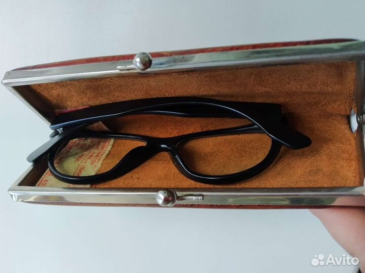 Футляр для очков кожаный