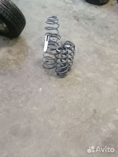 Пружины на corolla Toyota axio