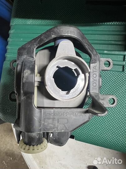 Противотуманная фара Toyota Rav4 xa40