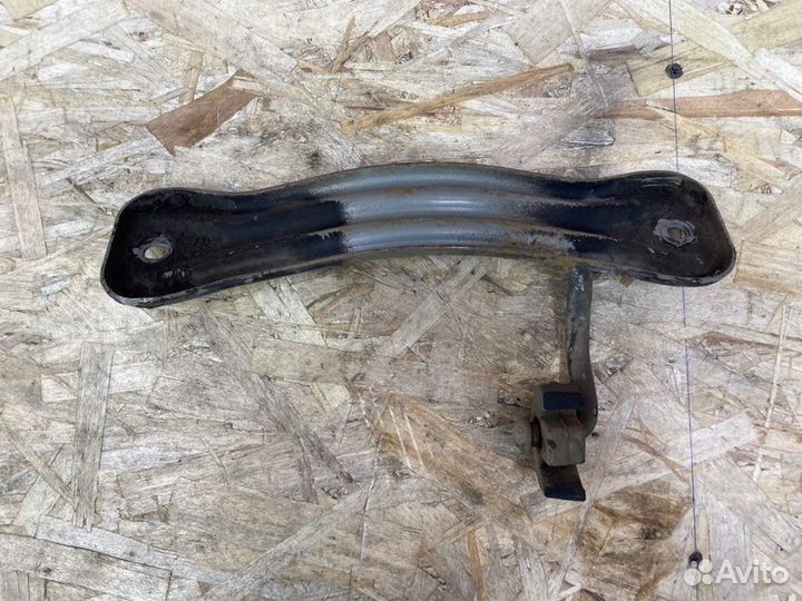 Кронштейн глушителя LADA Vesta