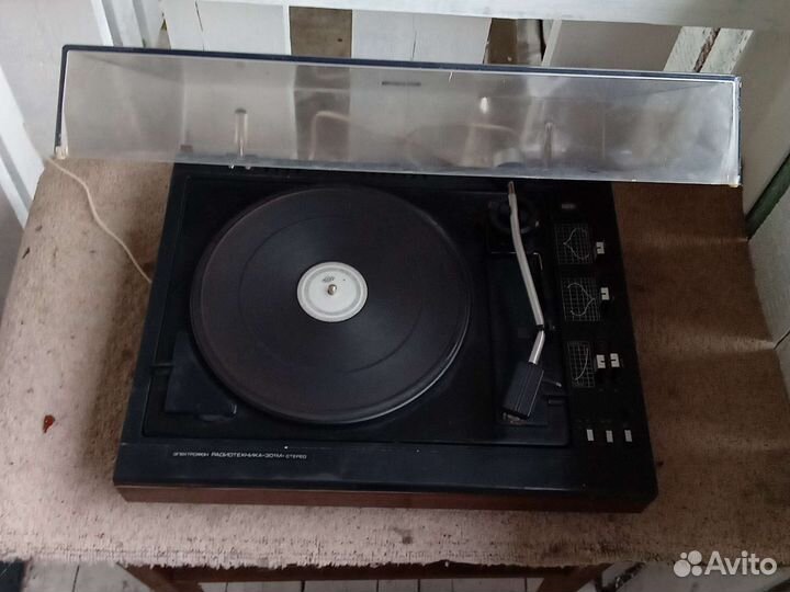 Проигрыватель винила СССР