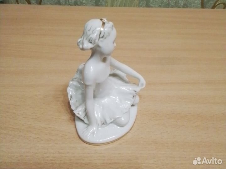 Статуэтка фарфоровая лфз юнная балерина