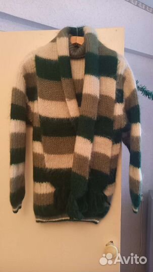 Свитер женский с шарфом (новые)