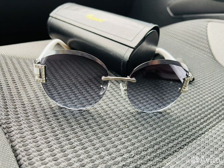 Солнцезащитные очки женские с чехлом