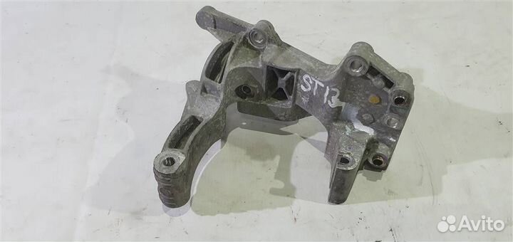 Кронштейн ролика-натяжителя руч. ремня Kia Sorent