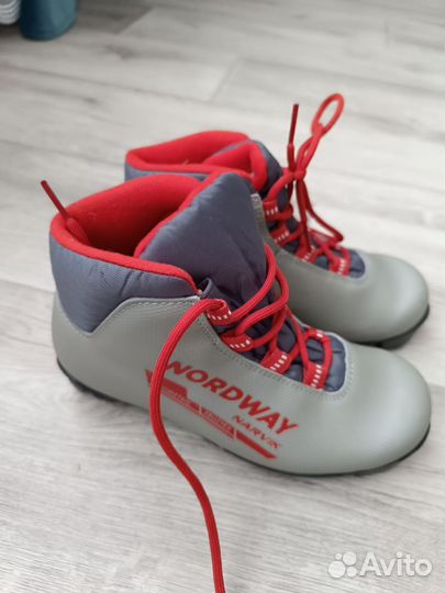 Лыжные ботинки размер 35