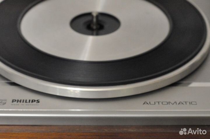 Проигрыватель винила philips
