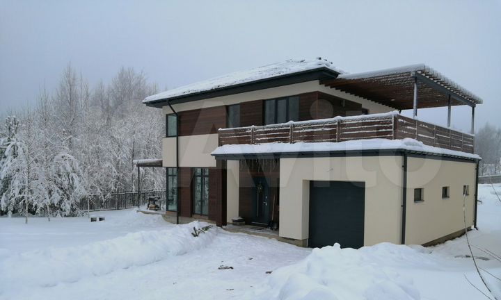 Коттедж 220 м² на участке 12 сот.