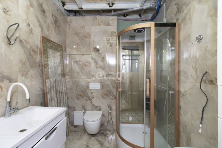 2-к. квартира, 85,4 м², 1/9 эт.