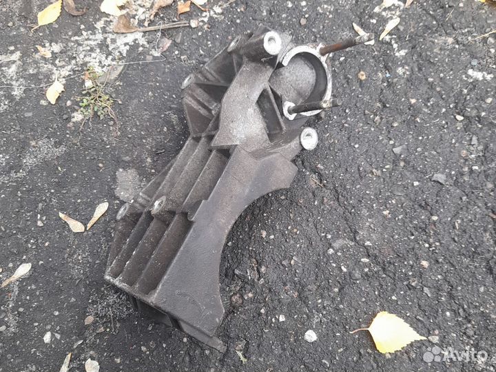 Кронштейн компрессора кондиционера шевроле лачетти