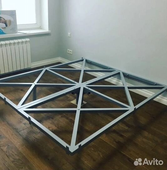 Парящая кровать