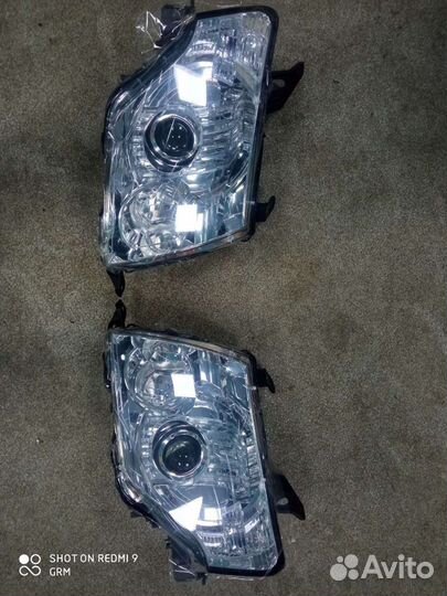 Фара для Mitsubishi Pajero 4 2006 - ксеноновая