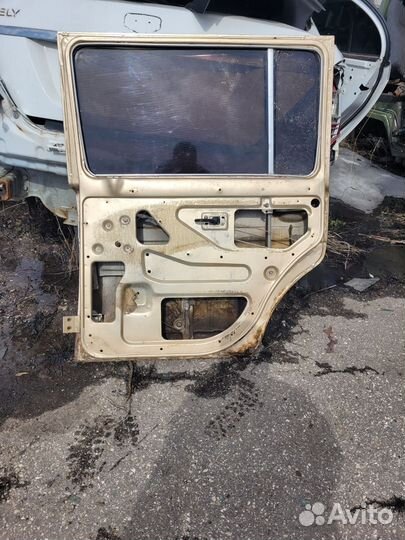 Дверь задняя правая niva ваз 2131