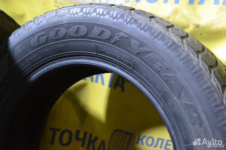 Goodyear UltraGrip Ice 215/65 R17