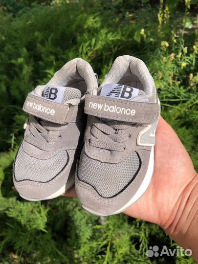 Кроссовки для мальчика и девочки 21 размер