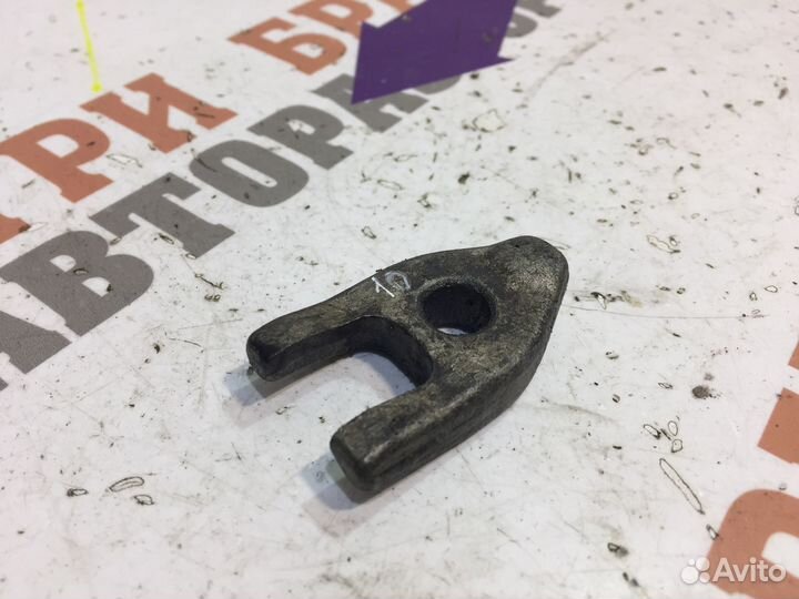 Рено Трафик кронштейн форсунки