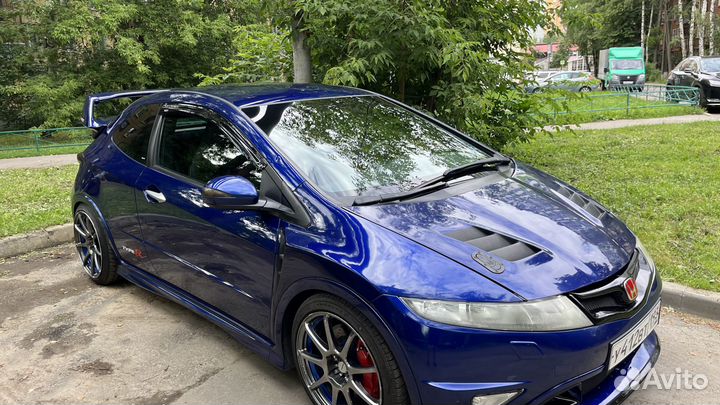 Капот с жабрами mugen Honda Civic 8 5D