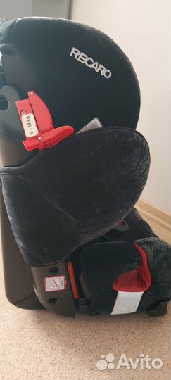 Автомобильное кресло recaro
