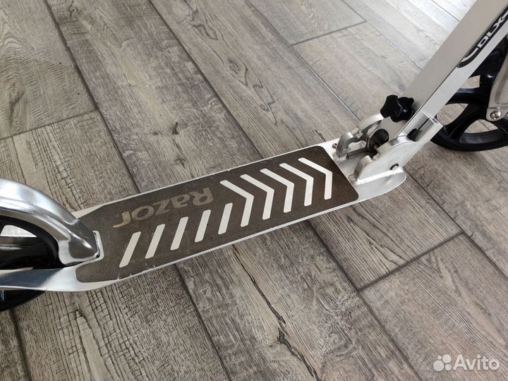 Самокат Razor A5 DLX