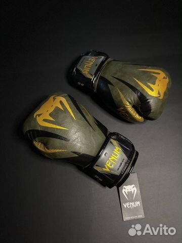Боксерские перчатки Venum