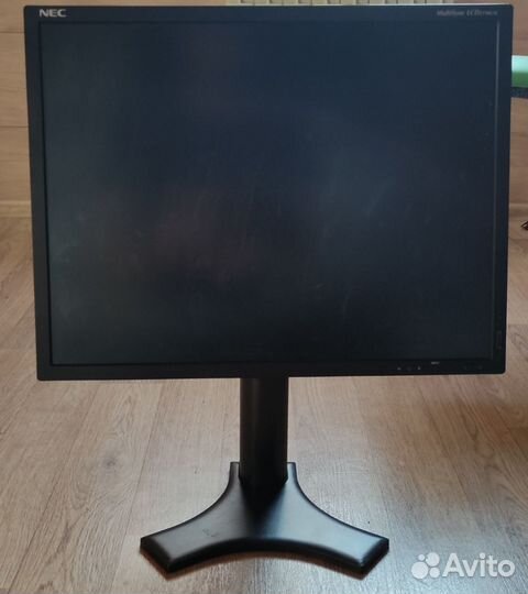 Монитор NEC Multisync LCD 2190 UXi