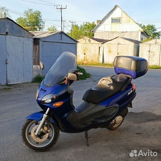 Макси Скутер Piaggio x9