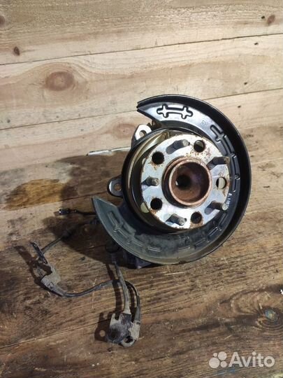 Б/У Кулак задний правый Hyundai Sonata VII