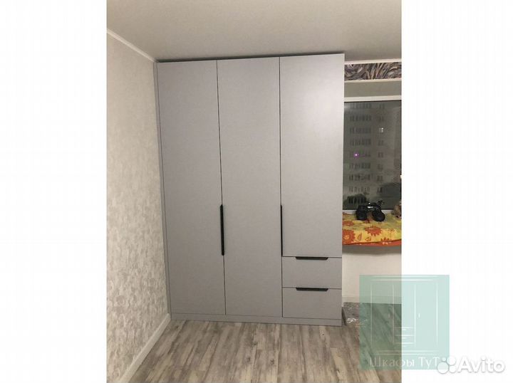 Шкаф купе с зеркалом