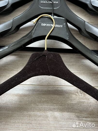 Вешалки/ плечики Jil Sander, Boss, Bottega Veneta