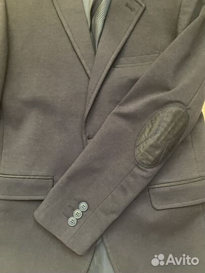 Пиджак для мальчика новый 158