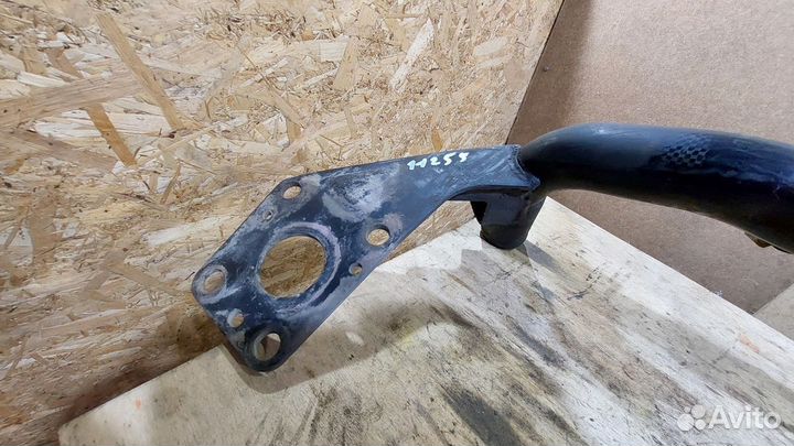 Кронштейн переднего бампера левый Passat B5