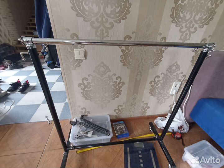 Вешалка напольная. Рейл. Стойка. на колесиках