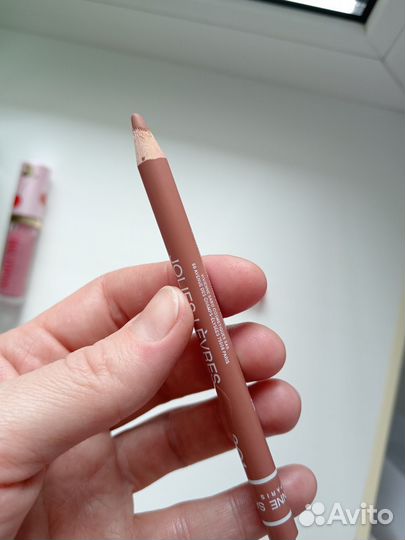 Косметика vivienne sabo для губ остатки