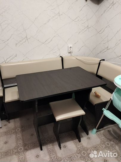 Кухонный уголок со столом бу