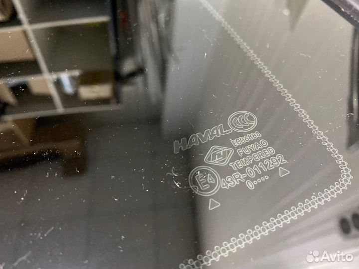 Стекло кузовное заднее левое Haval F7 универсал